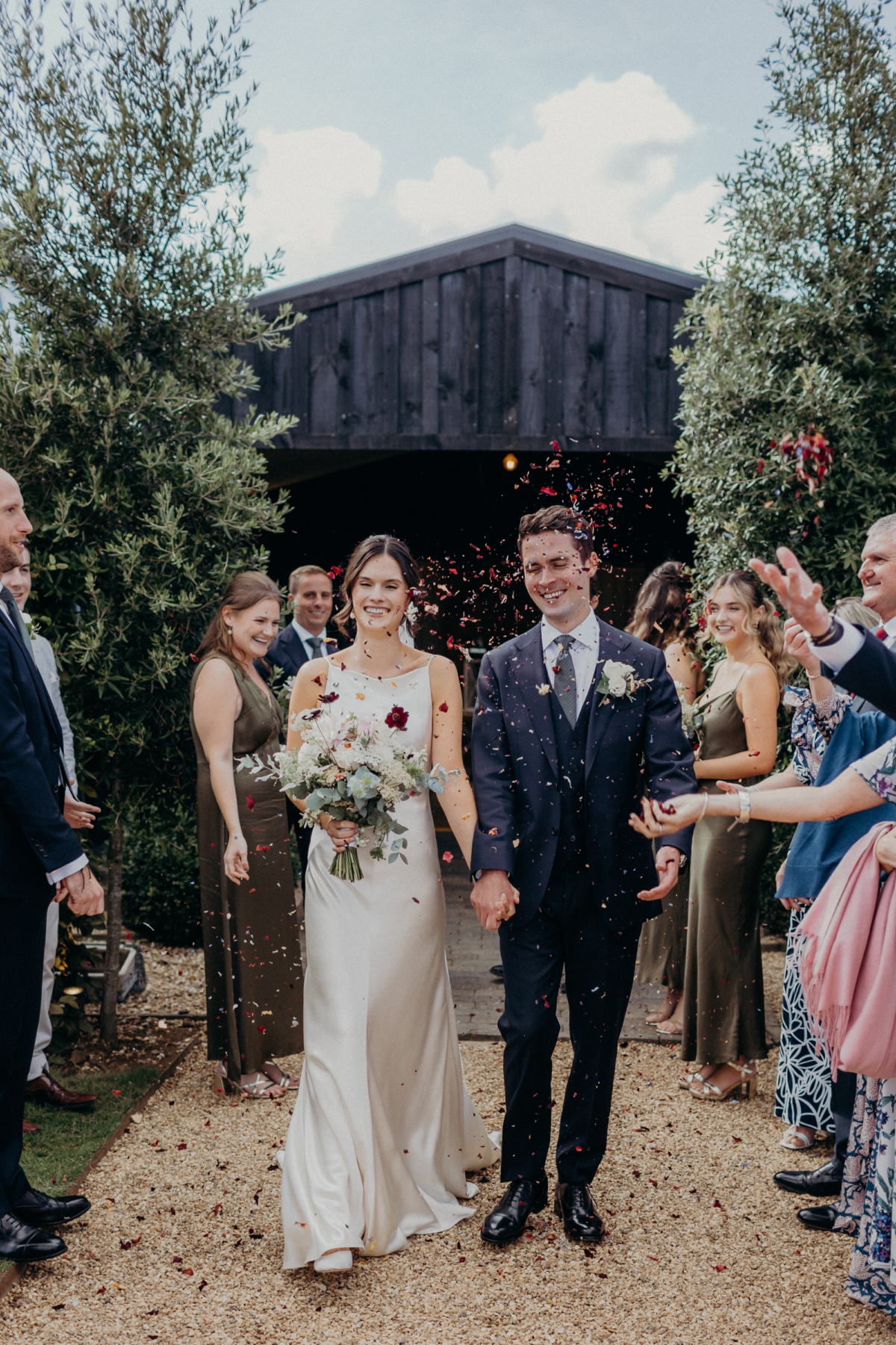 Ellie στο Andrea Hawkes για τον γάμο της Primrose Hill Farm στο Oxfordshire 38 Ellie και Harry Primrose Hill Farm LMD Υποβολή Πορτρέτο 16